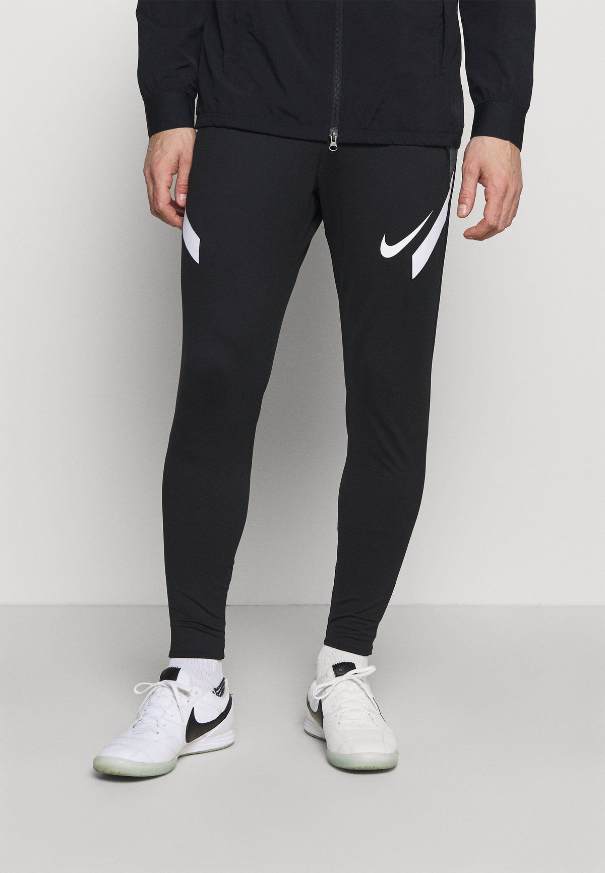 PANTALONE NIKE DRI-FIT STRIKE CW5862-010